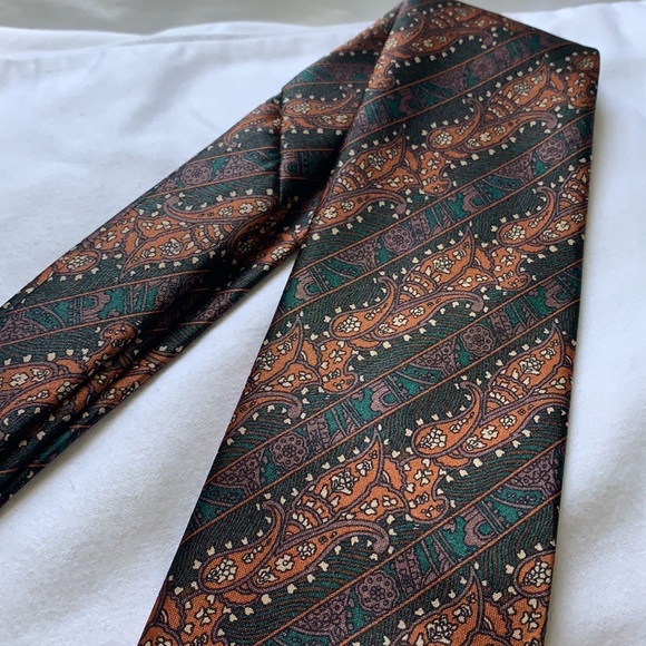100% Silk Orange Paisley Tie by Louis Founttain - Picture 4 of 5
